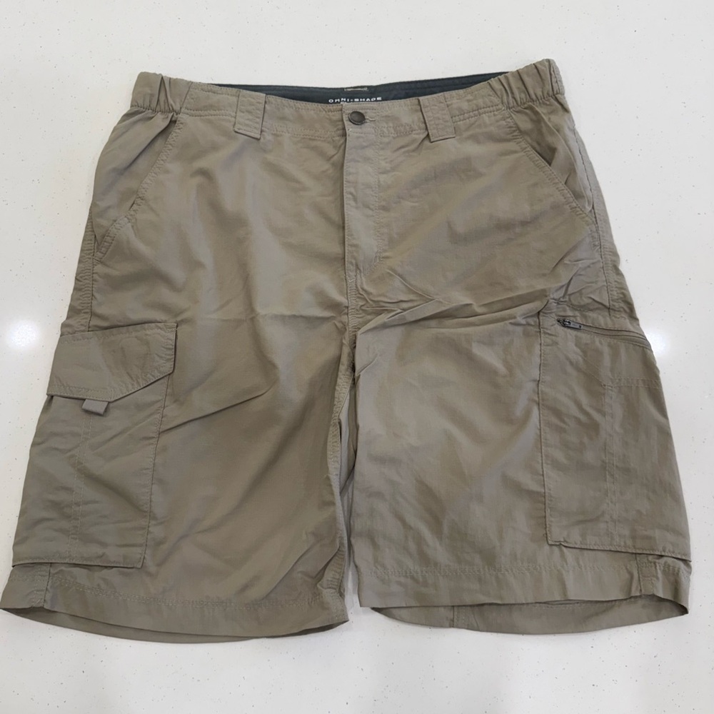 Men's Cargo Shorts in Khaki - Comfortable Everyday Utility